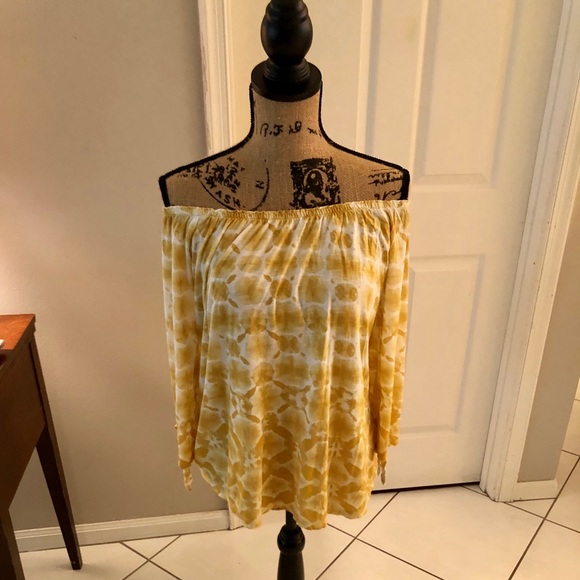 Chico's Tops - Chicos off the shoulder top!